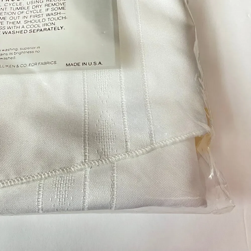 Bardwil Tablecloth White Oval Stain Release Permanent Press 60x84 Vtg Holiday
